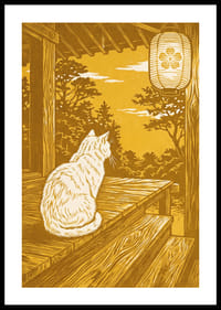 Un gatto riposa su una veranda, circondato da una bellezza dorata.-0