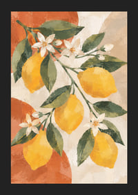 Des citrons jaune soleil et des fleurs blanches dans un tableau chaleureux d'inspiration méditerranéenne.-5