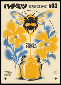 Grafinis plakatas su kamanėmis, auksiniu medumi ir mėlynomis gėlėmis retro stiliumi.-0