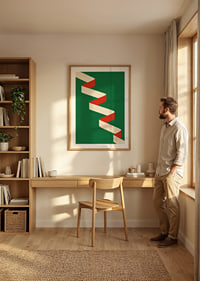 Grafisk poster med ett böljande rött och krämvitt band mot djupgrön fond.-8