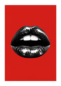Glossy black lips against a red base create a bold and glamorous feel.-1