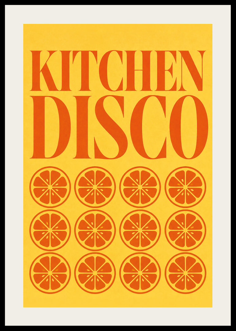 Grafisches Küchenposter mit orangefarbenen Scheiben und einem vom Disco-Stil inspirierten Retro-Flair.-12