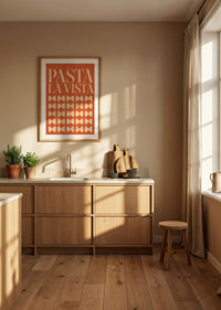 Typografisches Pasta-Poster in warmem Terrakotta mit verspielten Farfalle-Formen.-8