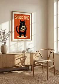 Un gato negro sostiene una lata de sardinas con un estilo retro y desenfadado.-8