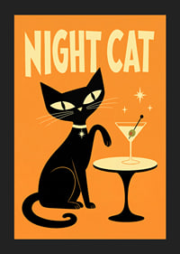 En svart katt och en martini skapar en lekfull nattlig retrokänsla.-5