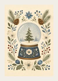 Una bola de nieve de cuento de hadas con abetos, flores de invierno y ramitas botánicas en tonos suaves.-3
