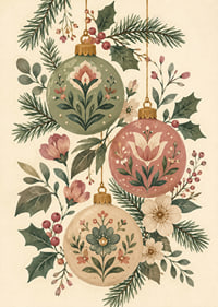 Adornos navideños florales entre abetos y acebos en tonos suaves y nostálgicos.-7