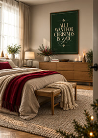Elegante póster navideño con tipografía romántica en blanco crema sobre fondo verde oscuro.-2