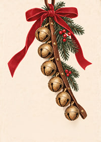 A piros masnival és fenyőágakkal díszített arany harangok meleg karácsonyi hangulatot teremtenek.-7