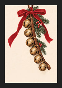 A piros masnival és fenyőágakkal díszített arany harangok meleg karácsonyi hangulatot teremtenek.-5