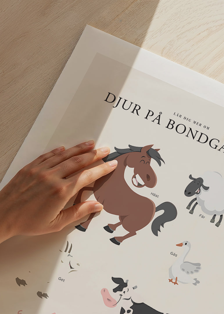 Illustrerade bondgårdsdjur i milda färger på ljus bakgrund-12