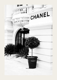 Black and white photo of the Chanel store entrance and facade-3