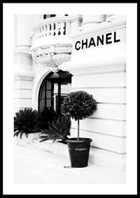Black and white photo of the Chanel store entrance and facade-0