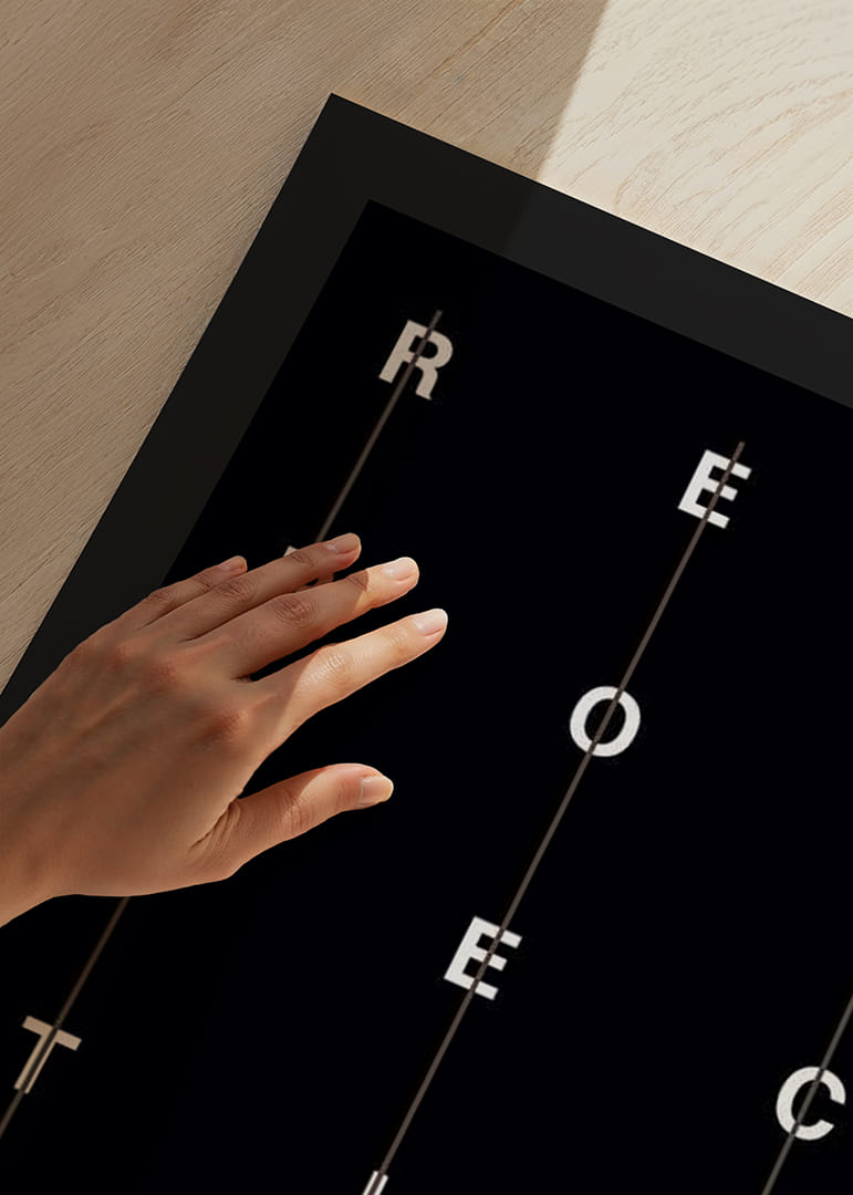 Texte graphique en blanc sur fond noir avec le mot rétrospective-12