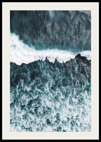 Luchtfoto van oceaan golven met witte schuimrand en blauwgroene tinten-2