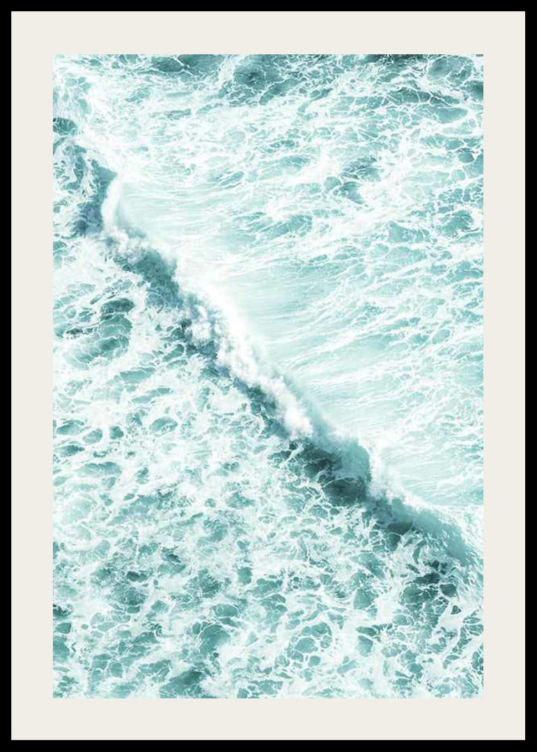 Gros plan sur des vagues océaniques écumeuses en turquoise et blanc-12