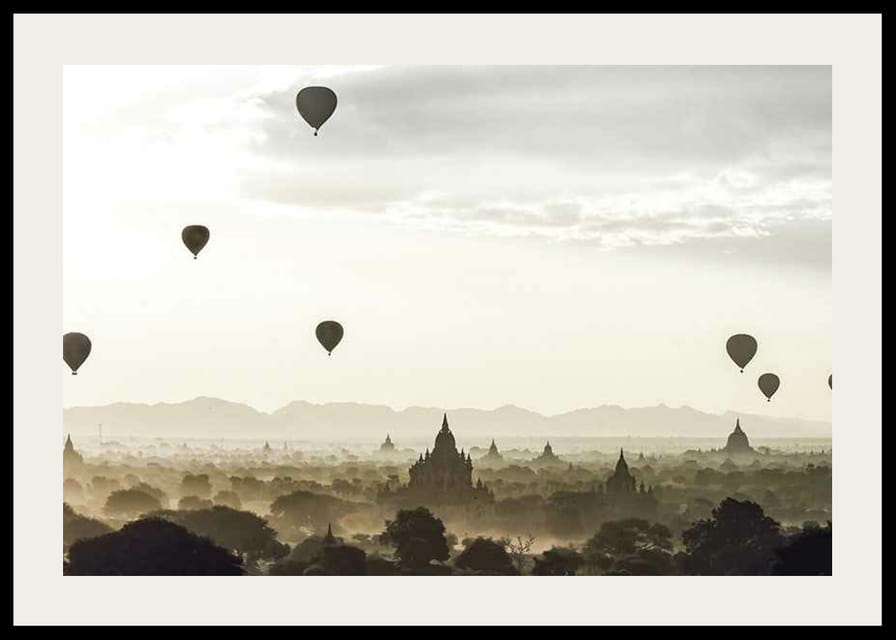 Fotografi av luftballonger över tempel i Bagan, Myanmar-12