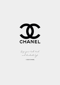 Svart Chanel-logga och citat av Coco Chanel på ljusgrå botten-7