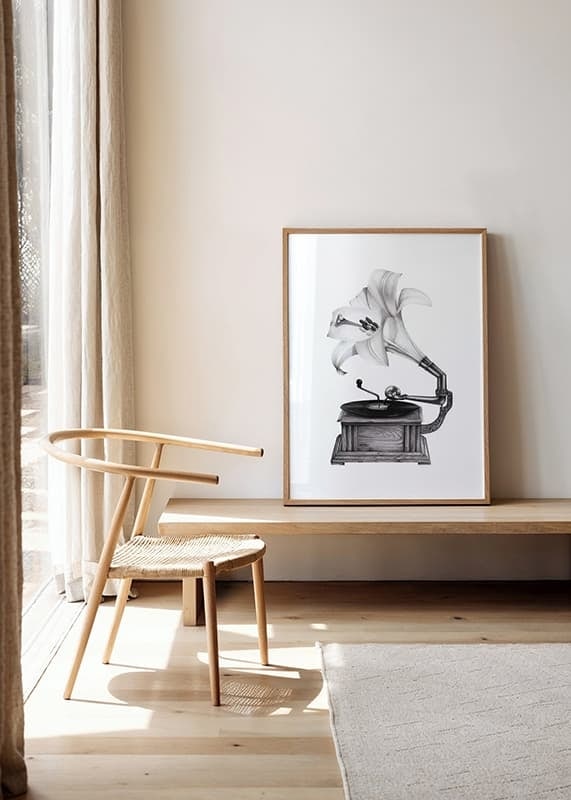 Pencil drawing of gramophone with lily as a funnel by Sanna Wieslander-12