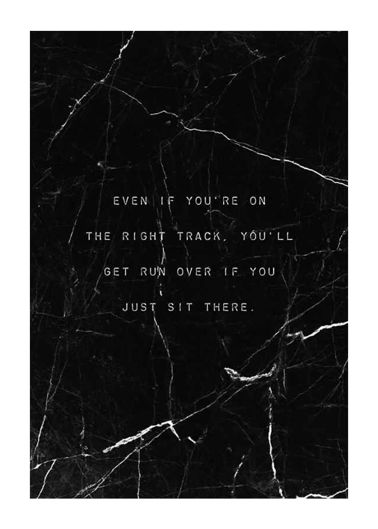 Citation en texte blanc sur motif en marbre noir, style minimaliste-12