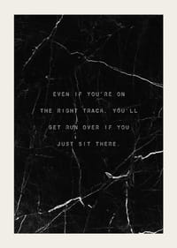 Citation en texte blanc sur motif en marbre noir, style minimaliste-5