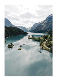 Fotografisch landschap met turquoise gletsjermeer en bergen-1