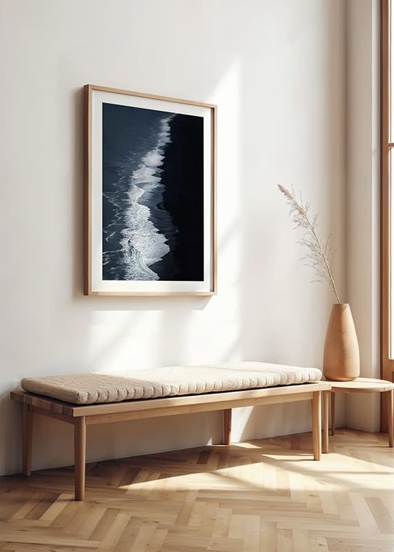 Luftfoto af sort sandstrand og bølger ved Island-12