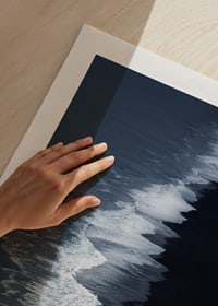Luftfoto af sort sandstrand og bølger ved Island-9