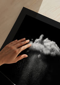 Svartvit fotokonst med hand under regnande moln-9