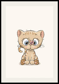 Kuva pienestä vaaleanruskeasta kissanpennusta, jolla on silmät suurina ja perhonen nenässään-2