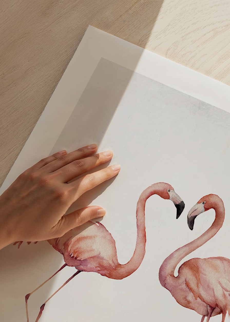 Akvarell av två rosa flamingos mot ljus grå bakgrund-12