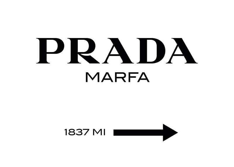 Texte noir PRADA MARFA avec flèche et espace sur fond blanc-12