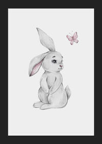 Illustreret grå kanin med lyserød sommerfugl på lys baggrund-5