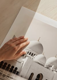 Fotografi av Sheikh Zayed-moskéns vita kupoler och marmor-9