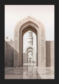Fotografisch motief van bogen en minaret in lichte zandtinten-5