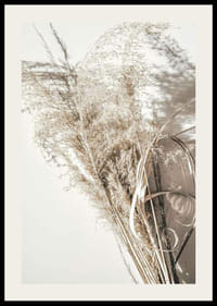 Close fotográfico de palhas secas contra fundo bege claro-2