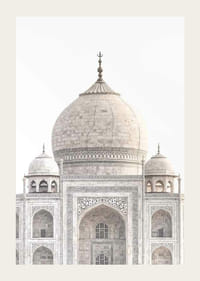 Fotografie der zentralen Kuppel des Taj Mahal in hellen Tönen-3