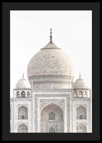 Fotografie der zentralen Kuppel des Taj Mahal in hellen Tönen-4