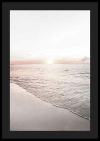 Fotografia pláže a oceánu v jemných pastelových tónoch pri západe slnka-4