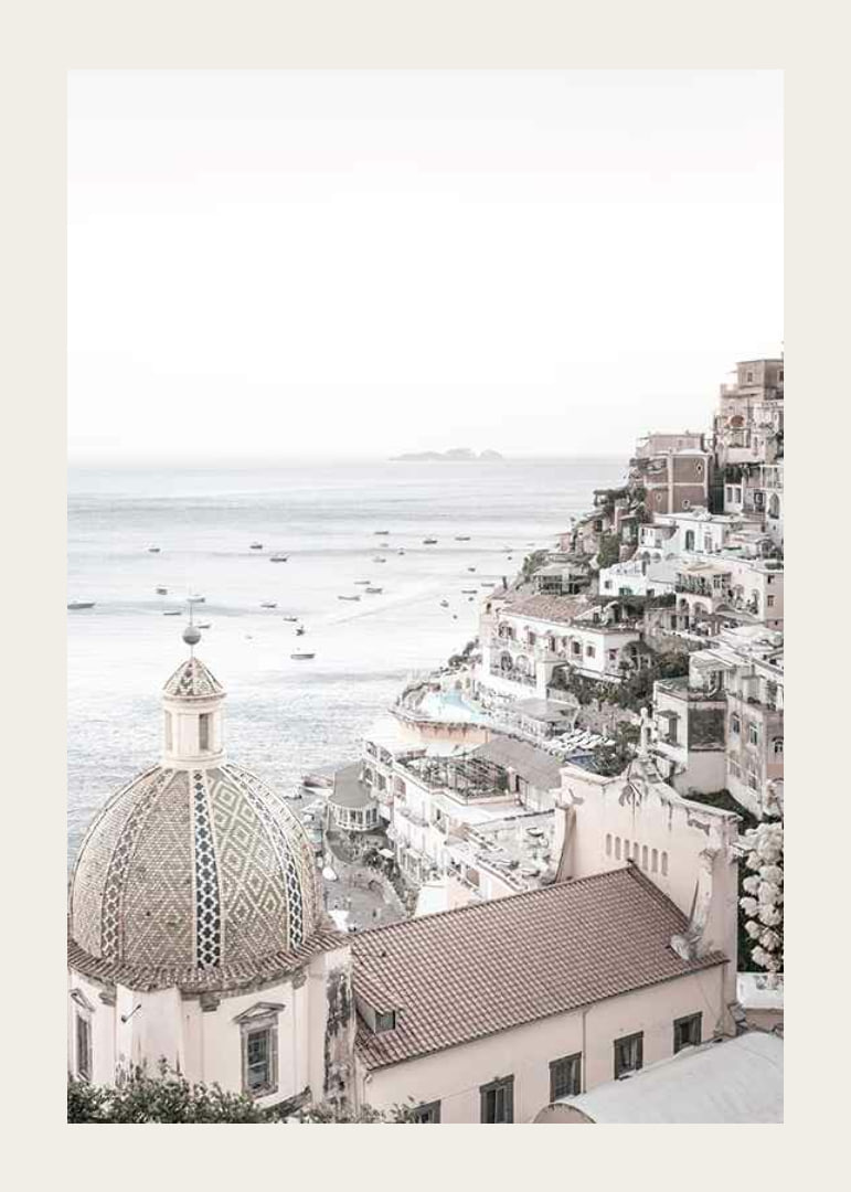 Fotografi av pastellfärgade hus i Positano vid havet-12