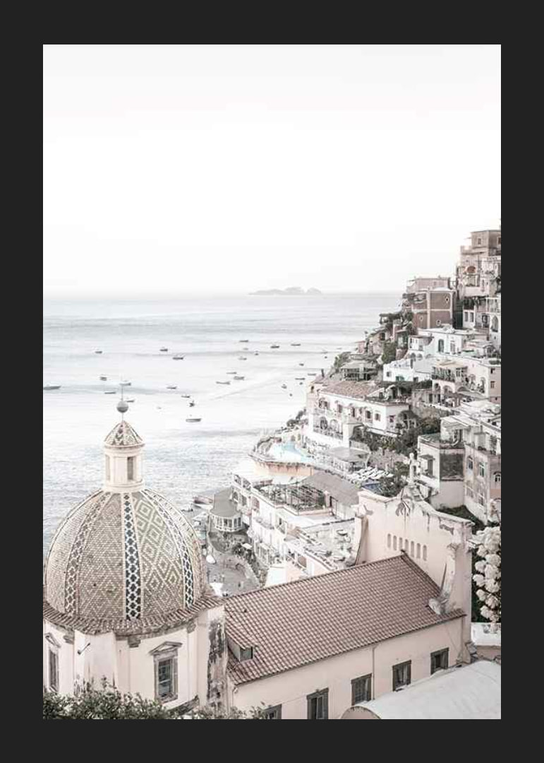 Fotografi av pastellfärgade hus i Positano vid havet-12