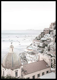 Fotografi av pastellfärgade hus i Positano vid havet-6