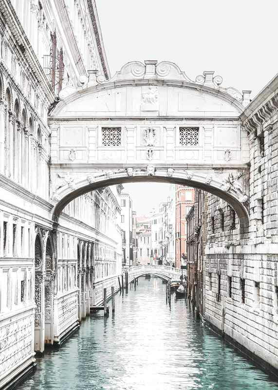 Photographic motif of the Ponte dei Sospiri over the canal in Venice-12