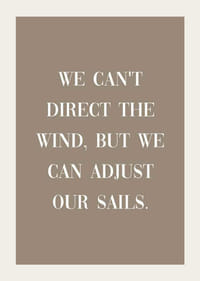 Balta motyvacinė citata rudame, vientisos spalvos fone-3