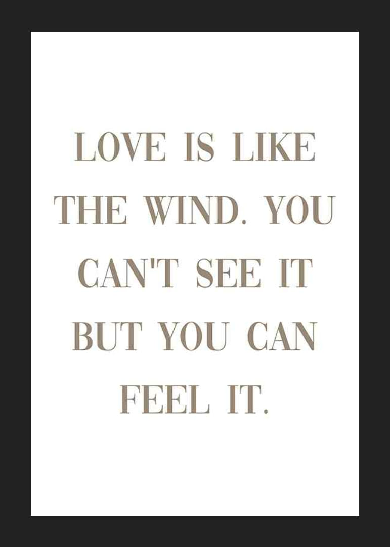 Citazione del testo in maiuscolo con testo marrone su sfondo bianco-12