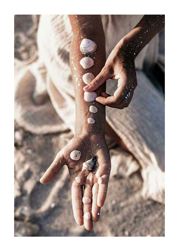 Poster Sea Shells On Arm