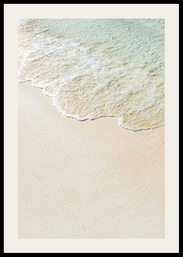 Fotografi av mjukt vågskum mot sandstrand i pastelltoner-12