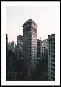 Fotografi av Flatiron Building i New York mot ljus himmel-0