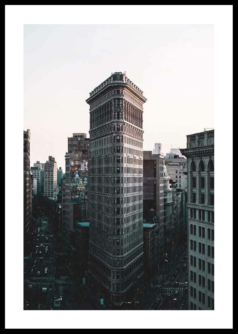 Fotografi av Flatiron Building i New York mot ljus himmel-12