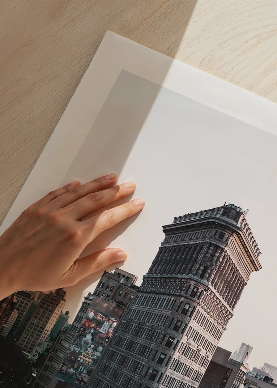 Fotografi av Flatiron Building i New York mot ljus himmel-12